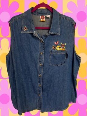 Vintage Looney Tunes women’s Tweety Bird embroidered denim vest